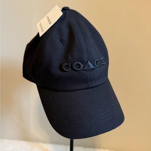 Coach NWT’s Women’s Embroidered Baseball Cap “Black” - Picture 2 of 3